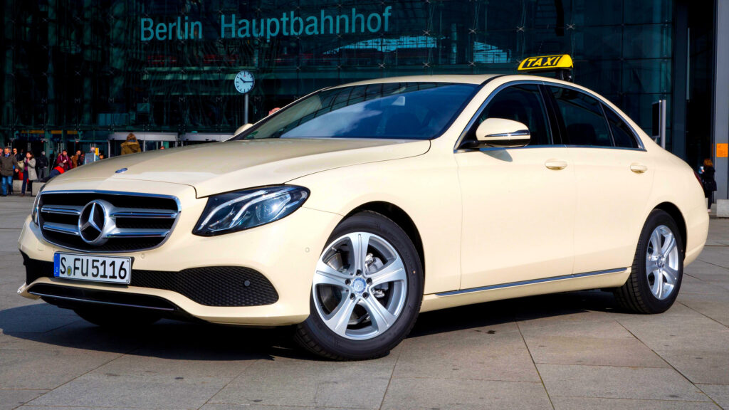 Mercedes Taksicilikte Geri Adım Attı: BYD Rekabeti Kızıştırıyor