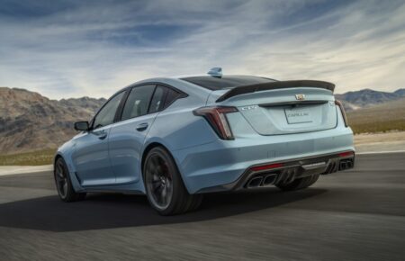 V8 Motor ve Manuel Vitesin Son Kalesi: Cadillac CT5-V Blackwing