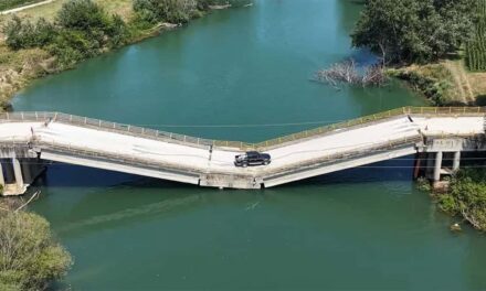 Yunanistan’da Yıkık Köprü Tehlikesi: Yasak Olmasına Rağmen Kullanılıyor