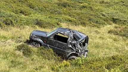 Suzuki Jimny'nin İlginç Kazası: Dağda Park Halindeki Araca At Çarptı