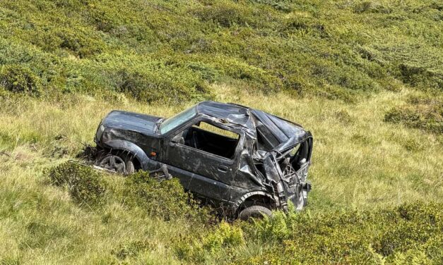 Suzuki Jimny’nin İlginç Kazası: Dağda Park Halindeki Araca At Çarptı