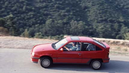Aerodinamik Devrimi: 115 Beygirlik Opel Kadett GSi'nin Hız Sırrı