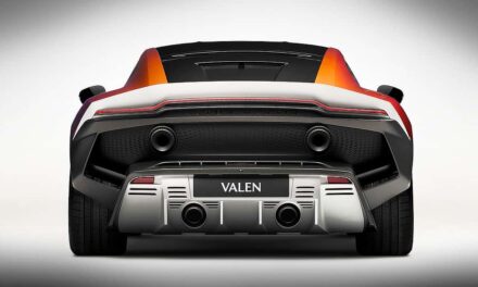 Aston Martin Valen: V12 Gücünün Zirvesi ve Egzoz Şovu