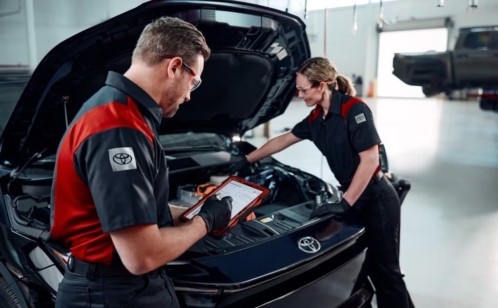 Toyota’nın V6 Motor Sorununa Çözümü: Çekiçli Test Şaşırttı