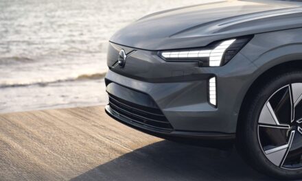Volvo’dan Sürücülere Dijital Kalkan: Görünmeyen Tehlikeleri Önceden Haber Verecek