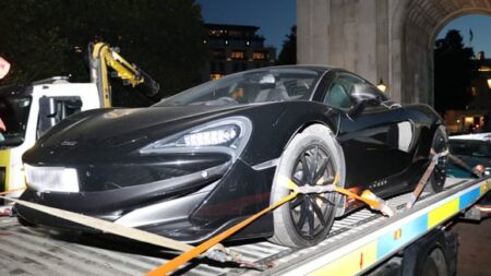 Londra'da Lüks Araç Operasyonu: 4,3 Milyon Euro'luk Ferrari'ye El Konuldu