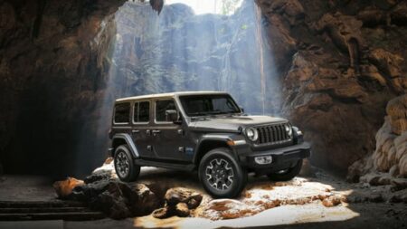 Jaguar Land Rover ve Stellantis'ten Defender İçin ABD İş Birliği
