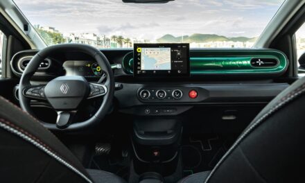 Fransa Otomobil Pazarında Elektrikli Devrimi: Renault Zirveyi Kimseye Bırakmıyor