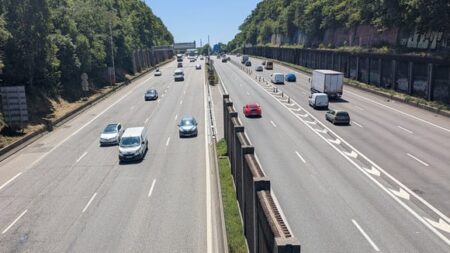 Fransa otoyollarında Covid sonrası ilk trafik düşüşü yaşanıyor
