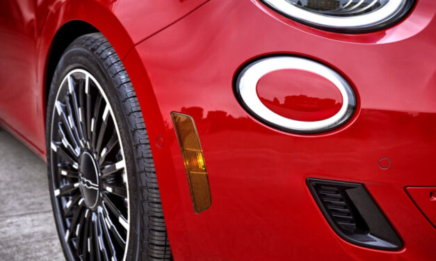 Piyasanın En Ekonomik Otomobili: Kimsenin İstemediği Fiat 500e