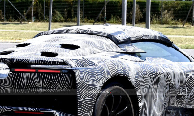 Ferrari F80 Aperta Yolda: Üstü Açık Hiper Otomobil Testte
