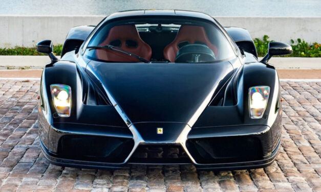 Siyah Ferrari Enzo Milyonluk Değerini Kilometresine Borçlu