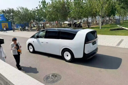 Çinli Elektrikli Minivan Li Auto Mega Yenileniyor