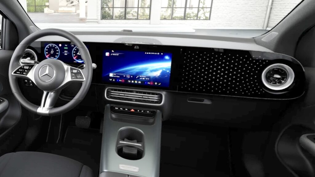 2027 Mercedes GLA’da ‘Superscreen’ Detayı: Lüksün Gizli Maliyeti