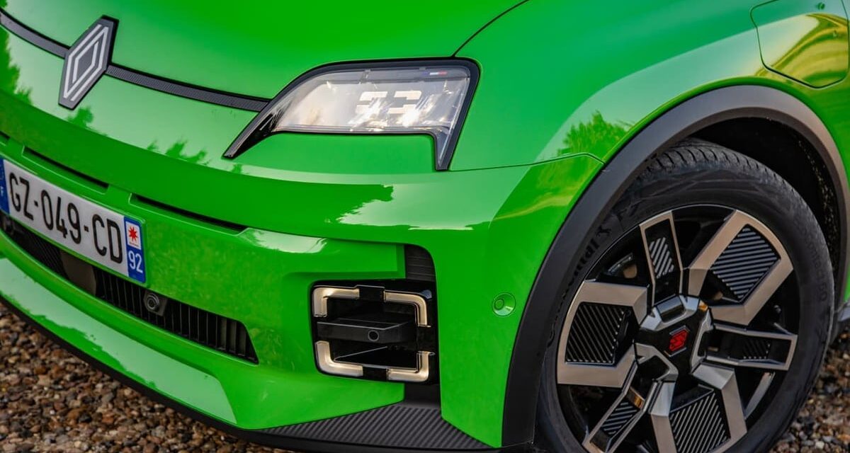 Renault 5 E-Tech Almanya’da Ucuzladı: Türkiye’ye Yansır mı?