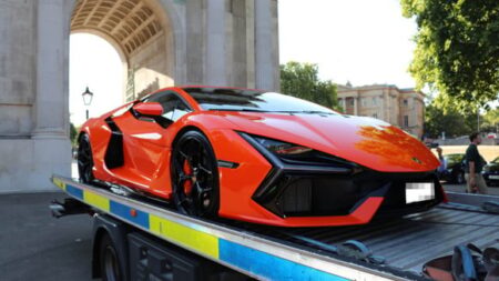 Londra'da Lüks Araç Operasyonu: 4,3 Milyon Euro'luk Ferrari'ye El Konuldu