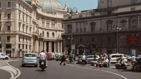 Napoli'de Plaka Oyunu: Polonya Plakalı Araçların Yarattığı Sigorta Krizi