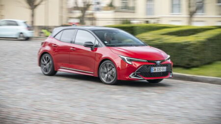Toyota ve Lexus modellerinde 12V batarya krizi: Kapılar kilitli kalabilir