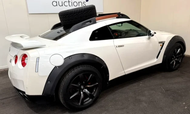Asfalt Canavarı Araziye Çıktı: Modifiyeli Nissan GT-R Satışta