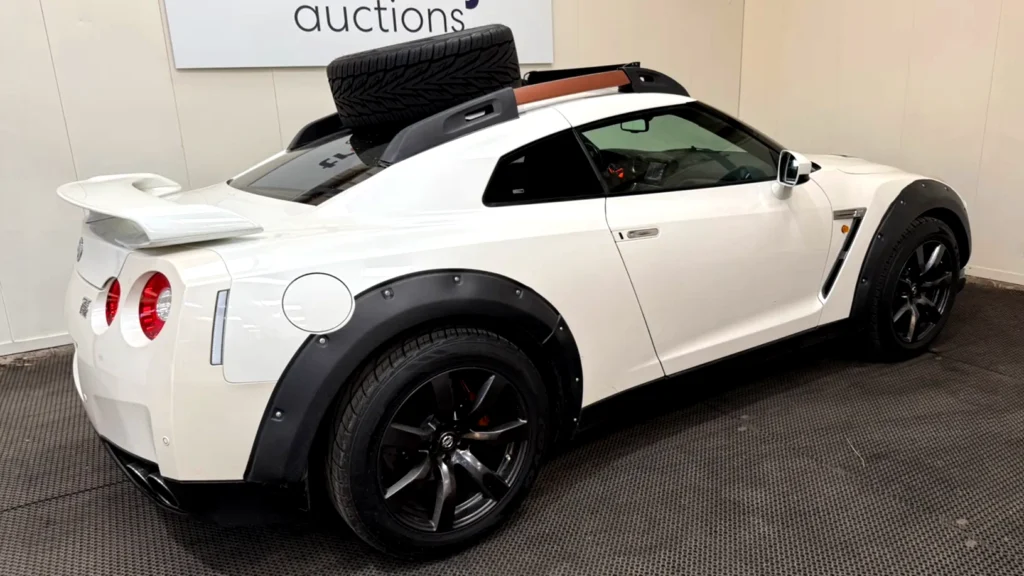 Asfalt Canavarı Araziye Çıktı: Modifiyeli Nissan GT-R Satışta