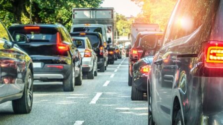 Fransa yollarında tatil trafiği alarmı: 8 Ağustos için kritik uyarı