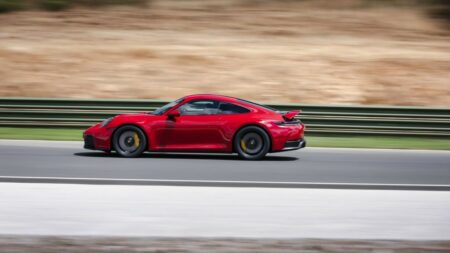 Porsche 911 GTS ve Manuel Şanzıman: Bir Umut Işığı Var mı?
