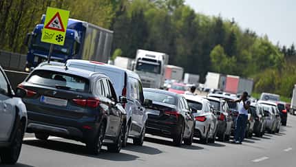 Avusturya yollarında tatil trafiği alarmı: A10, A12 ve A13 rotalarında büyük yoğunluk bekleniyor