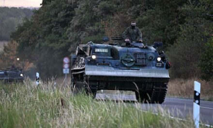 Hürtgenwald’daki orman yangınında Bundeswehr’in Bergepanzer 2 tankları devrede