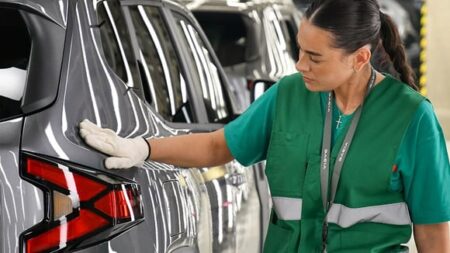 Aşırı sıcaklar vurdu: Dacia ve Ford üretim durdurdu