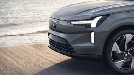 Volvo'dan Sürücülere Dijital Kalkan: Görünmeyen Tehlikeleri Önceden Haber Verecek