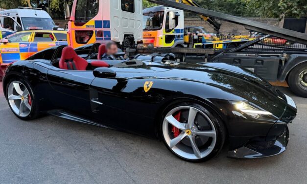 Londra’da Lüks Araç Operasyonu: 4,3 Milyon Euro’luk Ferrari’ye El Konuldu