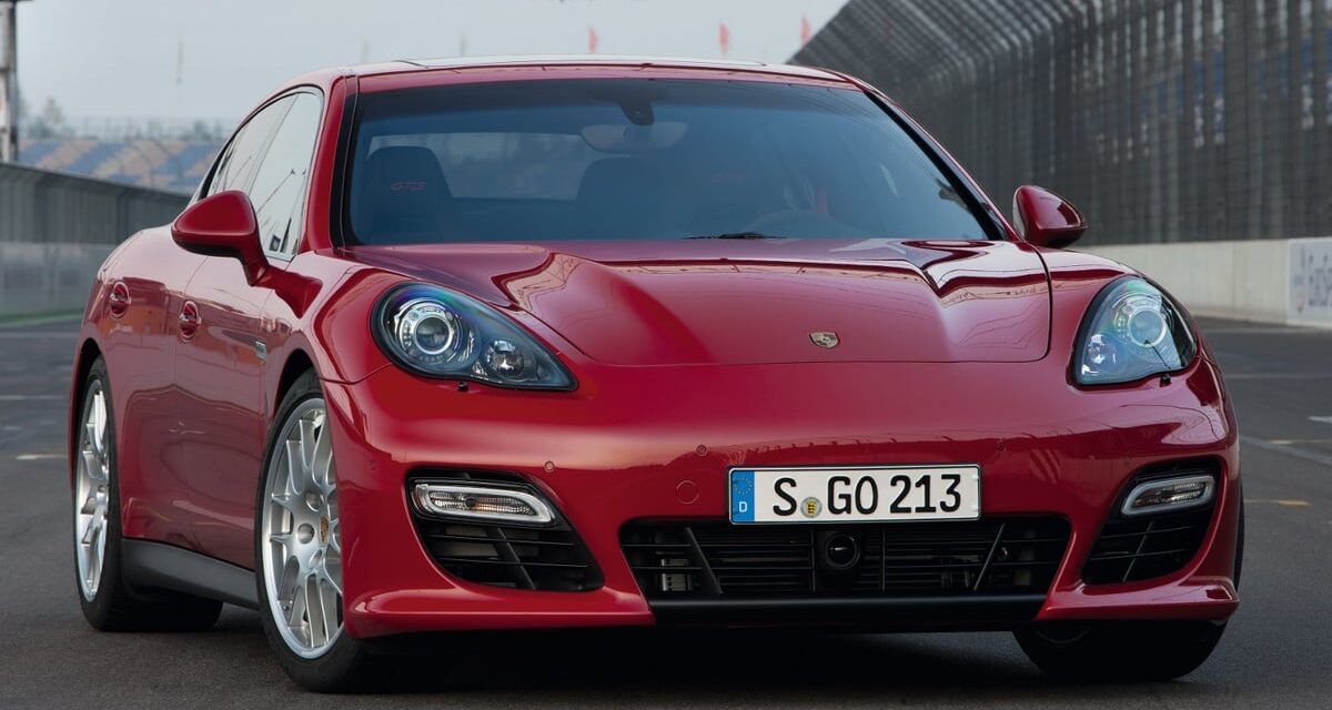Porsche’nin ‘Özel İstek’ Birimi Her Otomobili Bir Sanat Eserine Dönüştürebiliyor