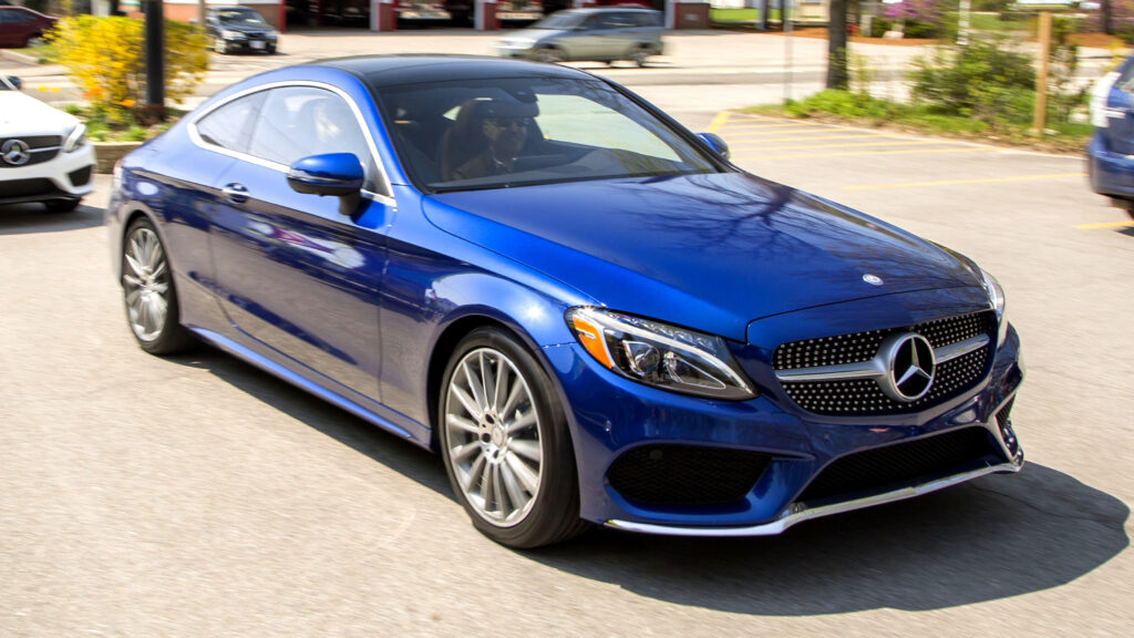 Servise Bıraktığı Mercedes’i Barlarda Gezen Teknisyene Ağır Fatura