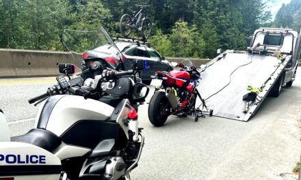 Stajyer Ehliyetli Sürücüden Tehlikeli Hız: 80’lik Yolda 177 km/s!