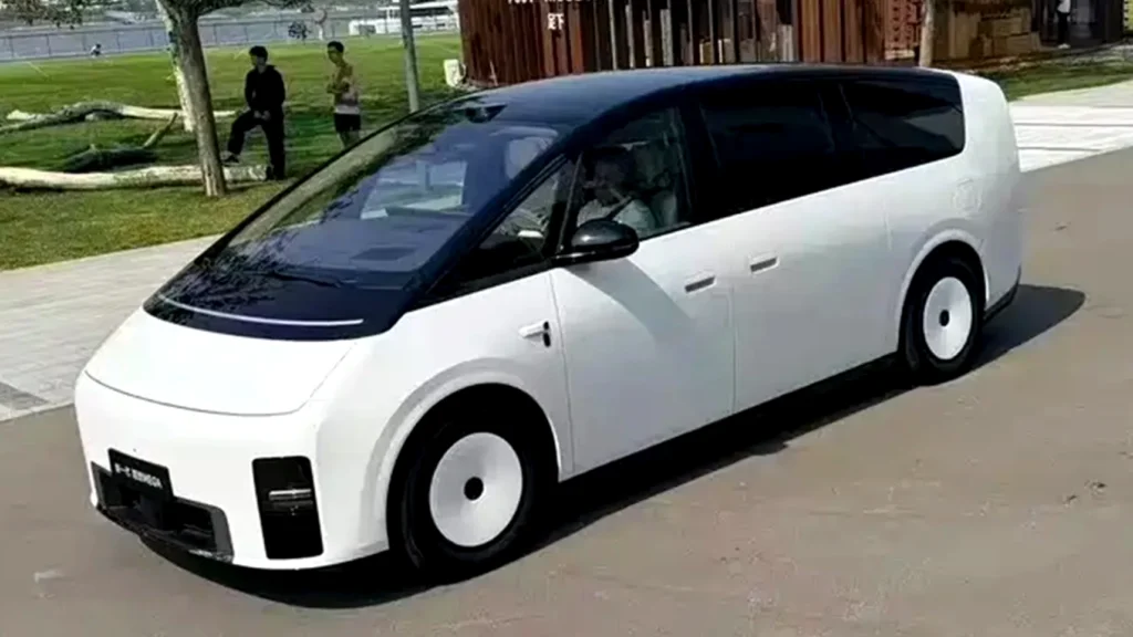 Çinli Elektrikli Minivan Li Auto Mega Yenileniyor