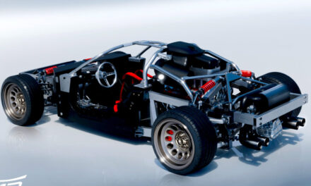 Alfa Romeo Restomodlarının Ustası Totem, Manuel V12 Süper Otomobilini Tanıttı