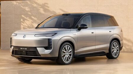 Range Rover Electric'in Çinli Rakibi: Denza N8 Güç ve Hızla Geliyor