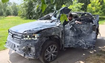Bombardıman Altında Kalan Volkswagen Touareg Çalışmaya Devam Ediyor